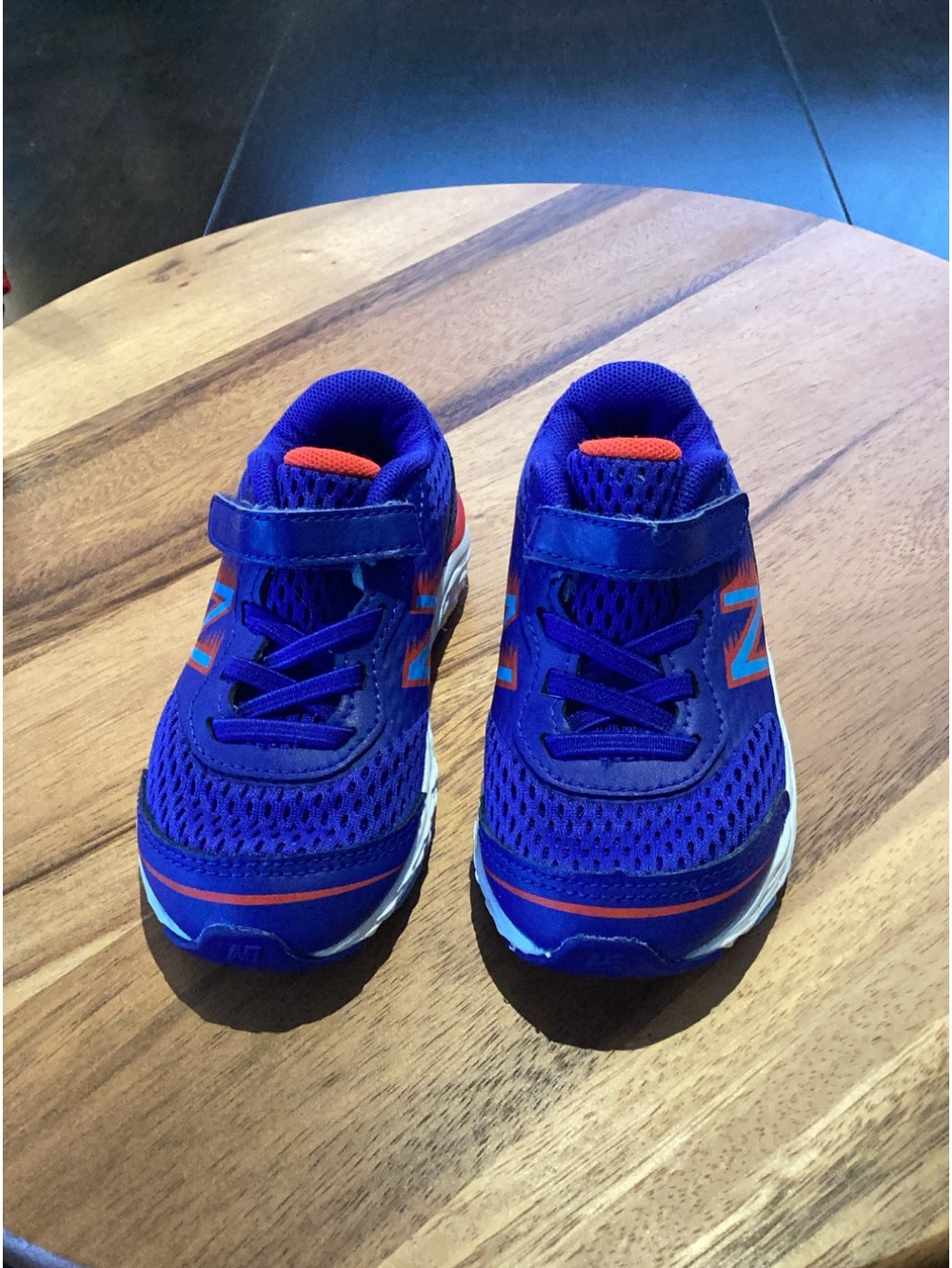 New Balance Little Kids 680 Sneakers in Bungee Blue & Flame